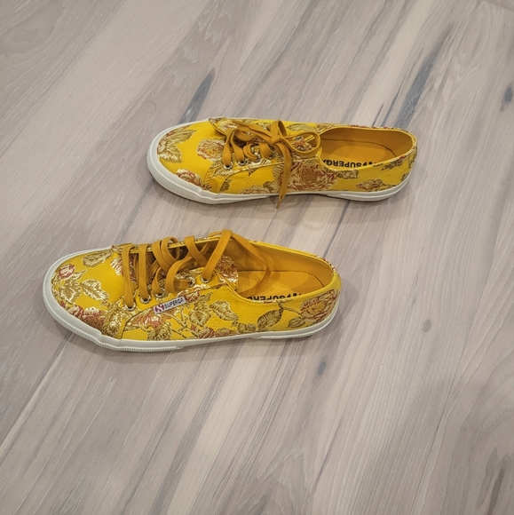 Superga shoes 41.5 and never worn! - Picture 2 of 3